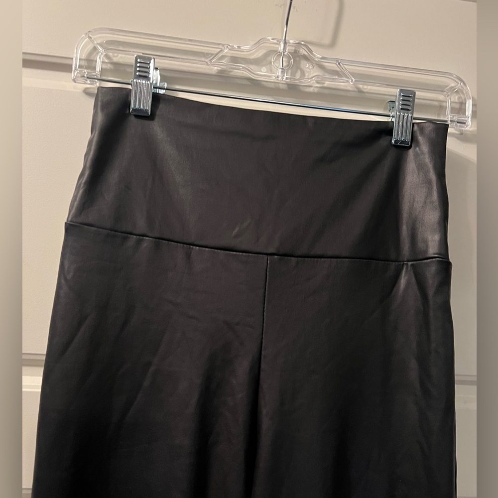 Faux Leather Leggings with Open Knee - Picture 2 of 5